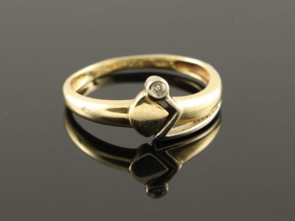 14 karaat gouden ring met briljant 14 karaat gouden ring met briljant.