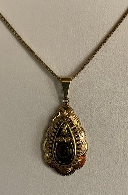 14 karaat gouden hanger met carneool.